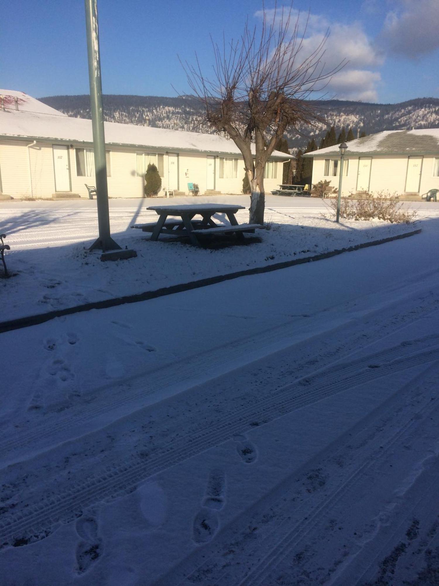 Road Runner Motel Merritt Exterior foto